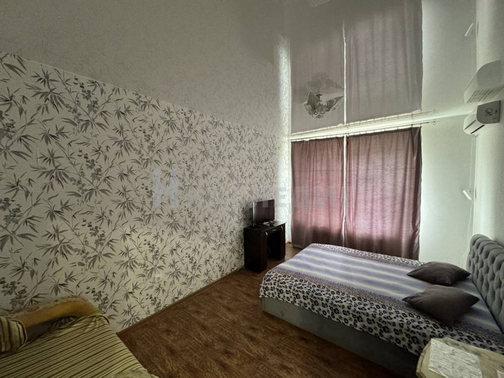 1-комнатная квартира, 31 м2 1/3 этаж, Центр, ул. Адмирала Крюйса - фото 1