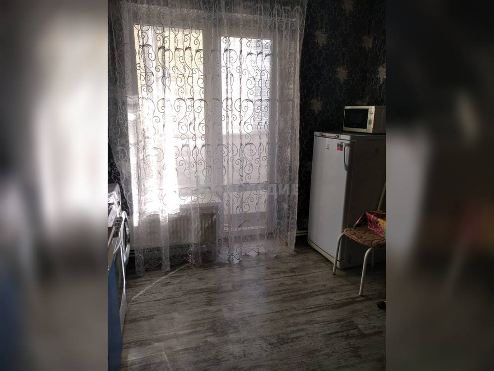 1-комнатная квартира, 53 м2 3/3 этаж, Центр, ул. Адмирала Крюйса - фото 6