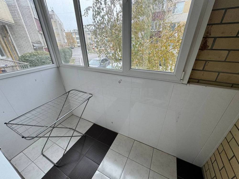 2-комнатная квартира, 63 м2 1/3 этаж, Центр, ул. Адмирала Крюйса - фото 12