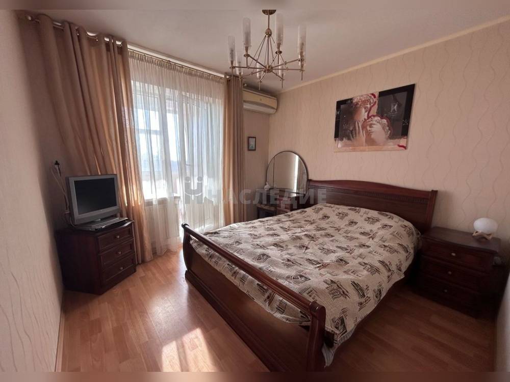 3-комнатная квартира, 84.9 м2 4/6 этаж, Центр, ул. Розы Люксембург - фото 1