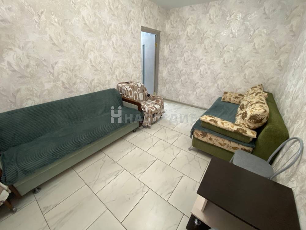 2-комнатная квартира, 50 м2 1/3 этаж, Центр, ул. Адмирала Крюйса - фото 2